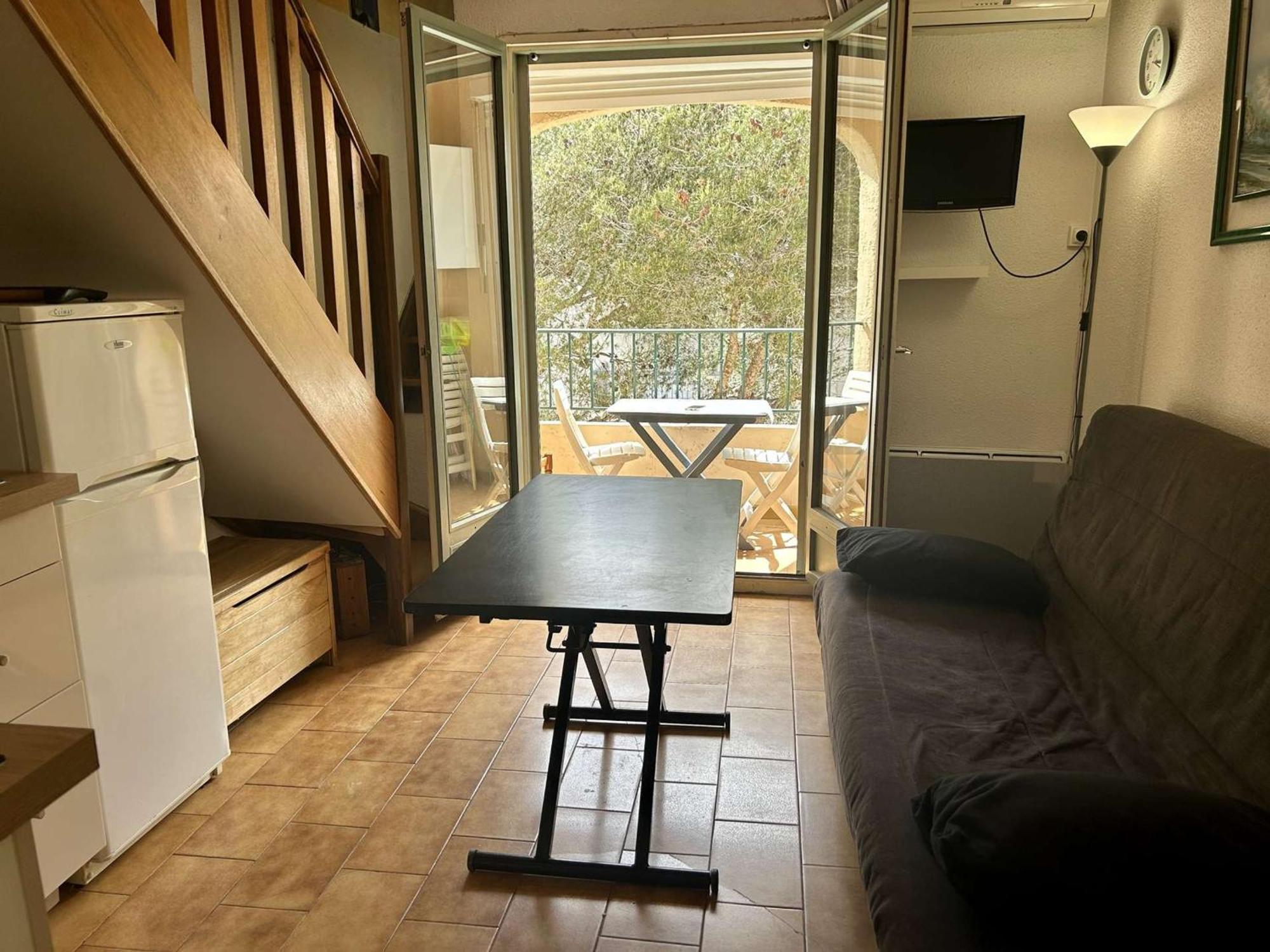 Mezzanine A Saint-aygulf, Proche Et Commerces - Fr-1-226a-207 Appartement Fréjus